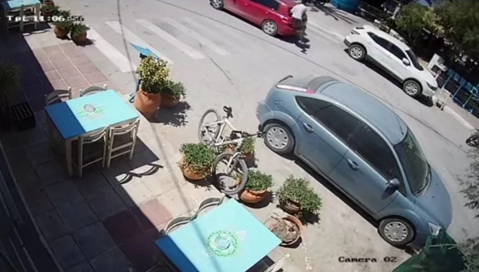 Σοκαριστικό βίντεο με παράσυρση πεζού στα Χανιά